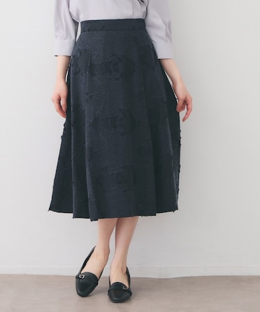 フラワーカットジャカードタックフレアスカート【洗濯機OK/イージーアイロン】