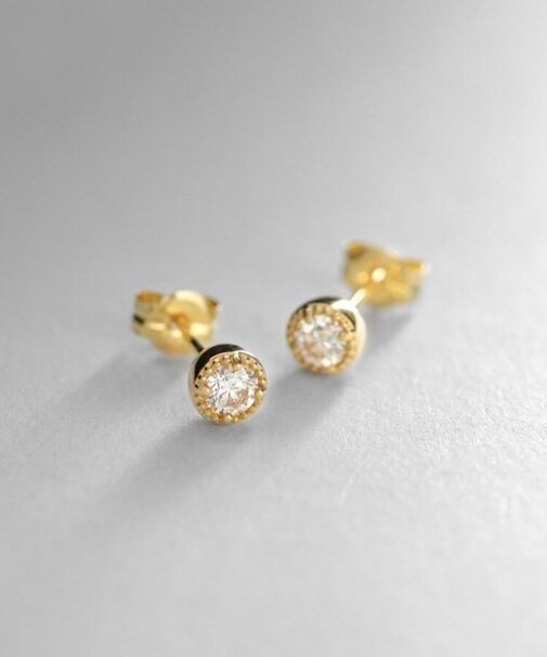 K18ダイヤモンド フチミル スタッドピアス