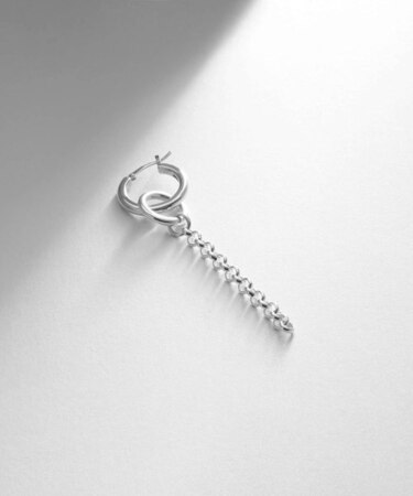 シルバー フープピアス チェーンチャーム