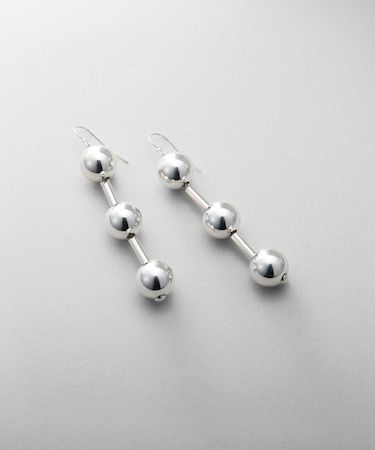 シルバー ホロウボールコネクテッドピアス