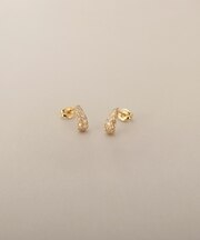 K18ダイヤモンド ペアシェイプカーブライン スタッドピアス