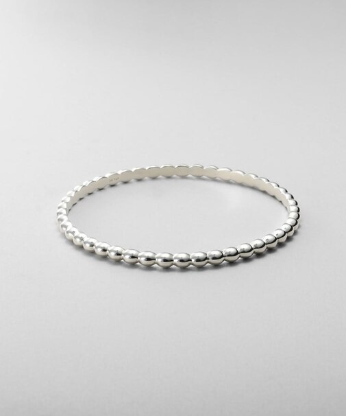 シルバー オーバルボールバングル