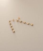 K10中空ペアシェイプ連続 スタッドピアス大