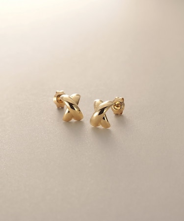 K18【サステナブル】甲丸クロスアーチ スタッドピアス