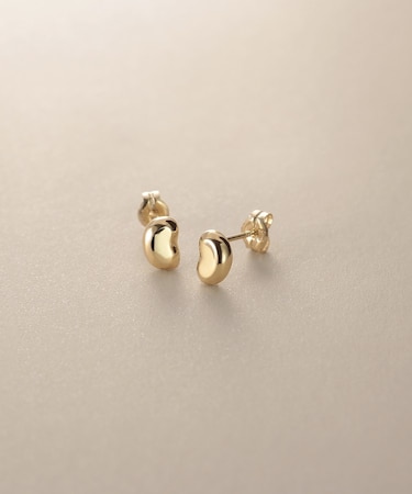 K10【サステナブル】ビーンズシェイプ スタッドピアス