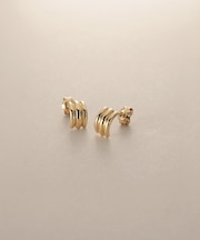 K18【サステナブル】甲丸トリプルアーチ スタッドピアス