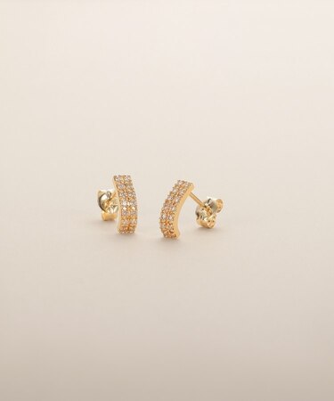 K10ダイヤモンド カーブライン スタッドピアス太