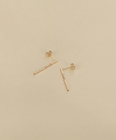 K10ホロウレクタングルハンギングピアス