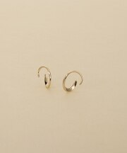 K10ツイステッドフープピアス