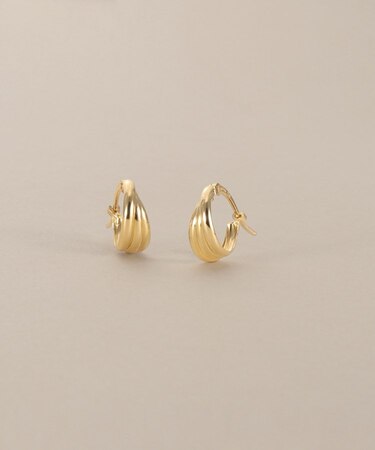 K18甲丸トリプル フープピアス