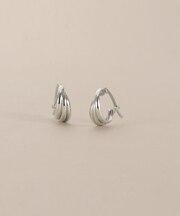 プラチナ 甲丸トリプル フープピアス