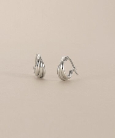 プラチナ 甲丸トリプル フープピアス
