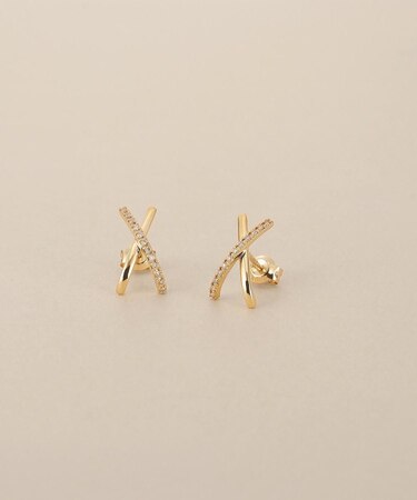 K10ダイヤモンド アーチクロス スタッドピアス