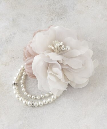 パール調ブロッサムコサージュ
