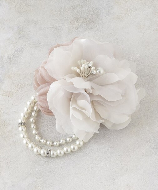 パール調ブロッサムコサージュ