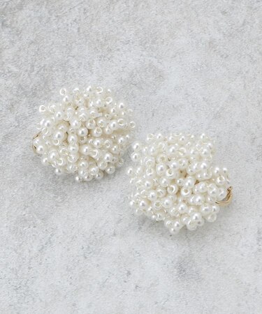 パール調フラワーイヤリング/華やか