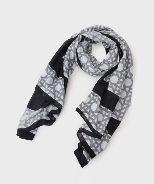 大人モードのモノトーンストール／ジオメトリック柄／ロングストール