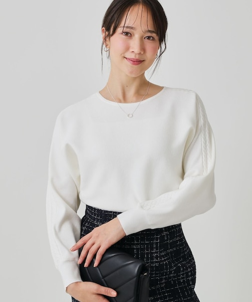 【手洗い可】ケーブルとビーズの袖デザインニットトップス