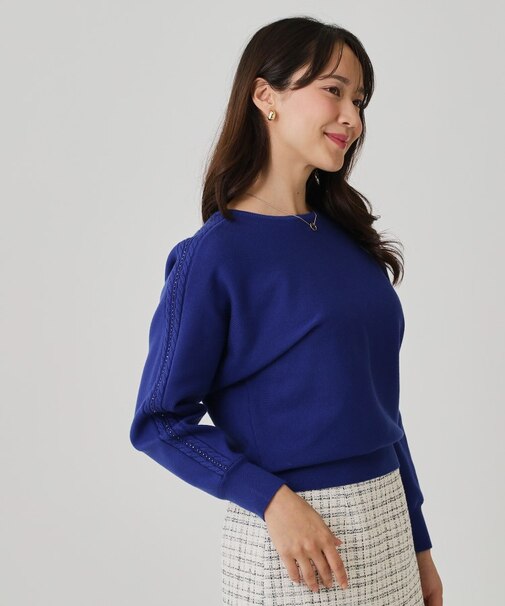 【手洗い可】ケーブルとビーズの袖デザインニットトップス