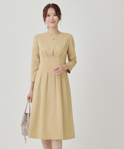 【手洗い可／日本製】タックデザインのワンピース