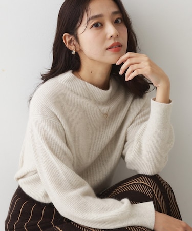 【ヘアリー感／軽い】モックネックのニットトップス