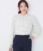 【手洗い可／日本製】花柄モックネックブラウス