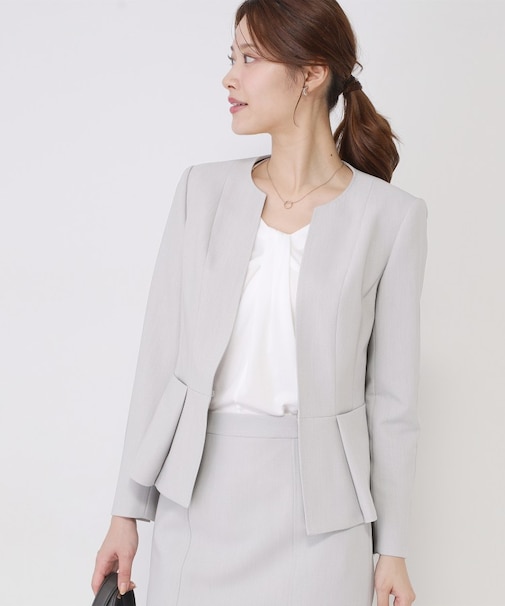 【手洗い可／日本製／スーツ可】ペプラムデザインのカラーレスジャケット