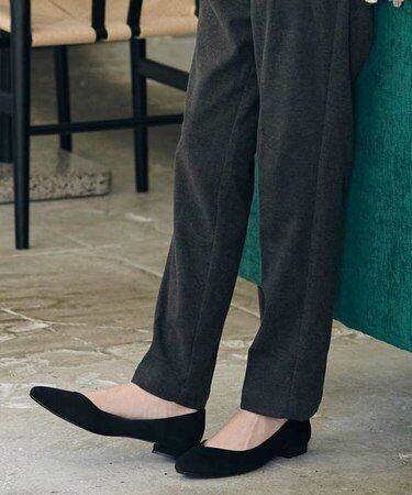 【ふわっと心地よい足入れ】人気デザインが復活!やわここち(R)Vカットフラットパンプス(日本製)