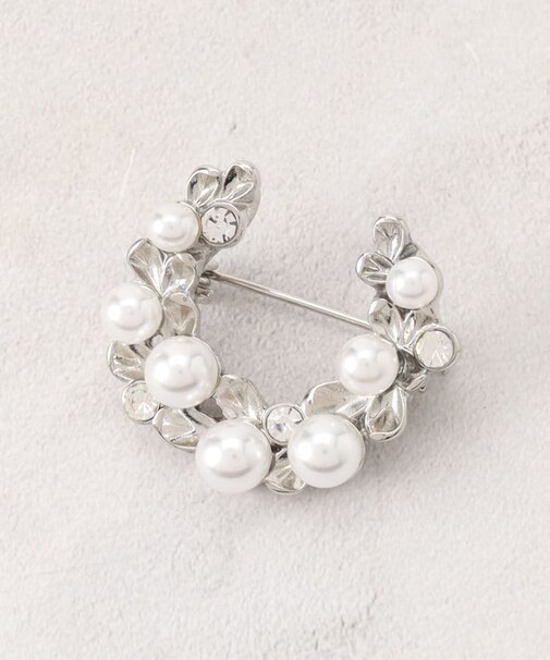 パール調ビジューハーフムーンブローチ【入卒対応可】