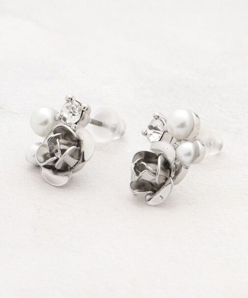 フェイクパールメタルローズピアス