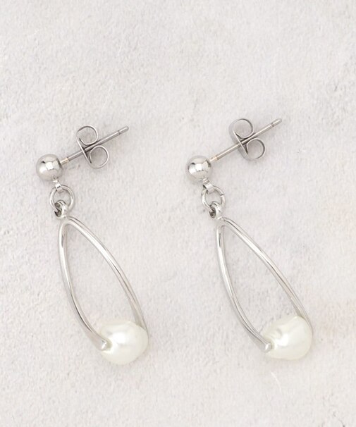 メタルオーバルパール調ピアス