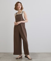 一枚でこなれる、大人のイージーサロペット