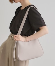 ダブルバックルラウンドワイドショルダー