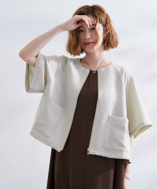 透け感と立体感で魅せる、大人の夏のメッシュワイドスリーブジャケット