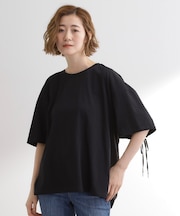 後ろ姿で魅せる　バックドロストシャーリングTシャツ