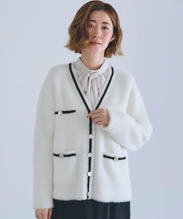 【石川梨華さん着用】軽やかフェザーで魅せる、クラシカルな主役カーディガン