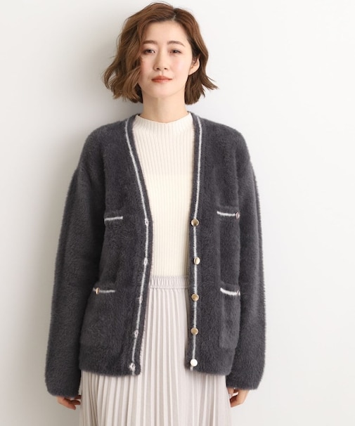 【石川梨華さん着用】軽やかフェザーで魅せる、クラシカルな主役カーディガン