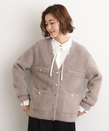 【石川梨華さん着用】軽やかフェザーで魅せる、クラシカルな主役カーディガン