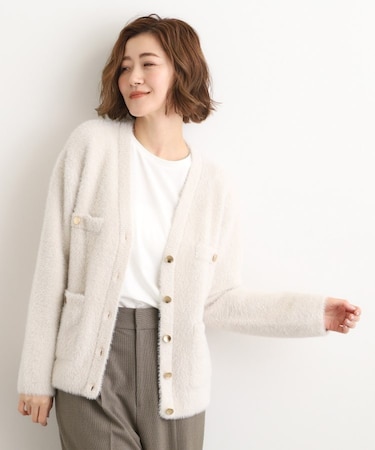 【石川梨華さん着用】軽やかフェザーで魅せる、クラシカルな主役カーディガン