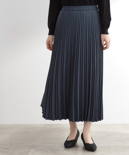 【石川梨華さん着用】すっきり見えて、やさしく揺れる。大人のスエードライクプリーツスカート