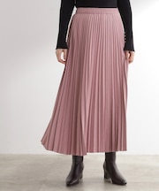 【石川梨華さん着用】すっきり見えて、やさしく揺れる。大人のスエードライクプリーツスカート