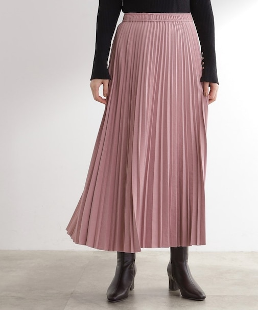 【石川梨華さん着用】すっきり見えて、やさしく揺れる。大人のスエードライクプリーツスカート