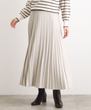 【石川梨華さん着用】すっきり見えて、やさしく揺れる。大人のスエードライクプリーツスカート