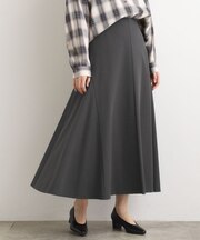 もっちりナイロンストレッチトラペーズスカート
