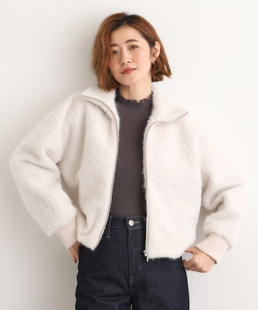 ふんわりと包み込む、リュクスなフェイクファーブルゾン