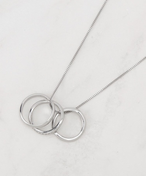 3リングビジューネックレス