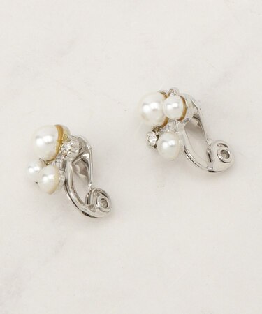 痛くなりにくいパール調ビジューイヤリング