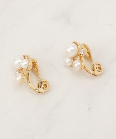 痛くなりにくいパール調ビジューイヤリング