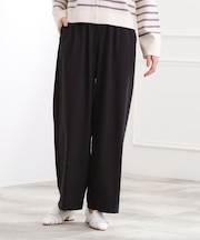 きれい見えとイージーな着心地を両立した、ウエストシャーリング ワイドパンツ