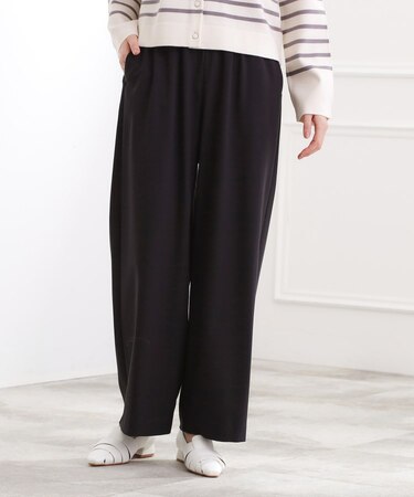 きれい見えとイージーな着心地を両立した、ウエストシャーリング ワイドパンツ